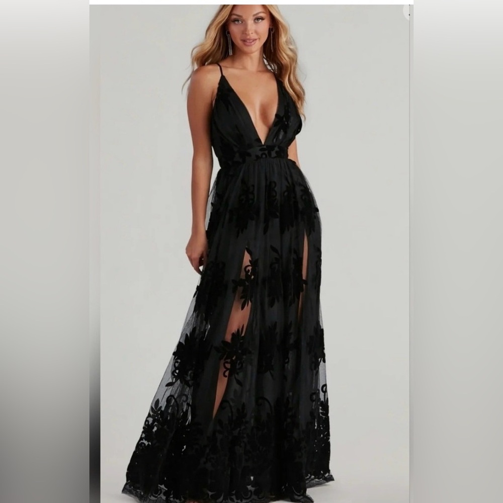 WINDOR Maxi Dress Black Floral Velvet Mesh